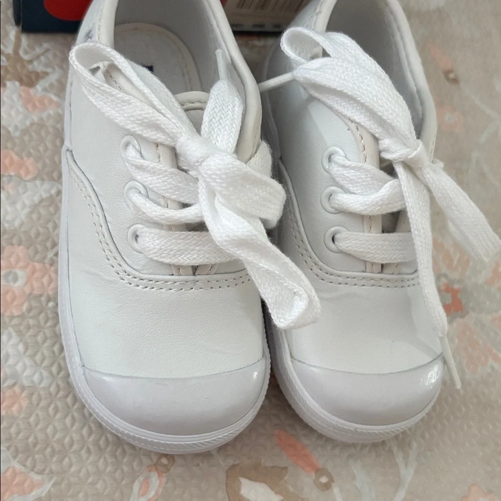 Keds Little Kids Champion Leather Lace Toe Cap Size 5.5 - Picture 2 of 9